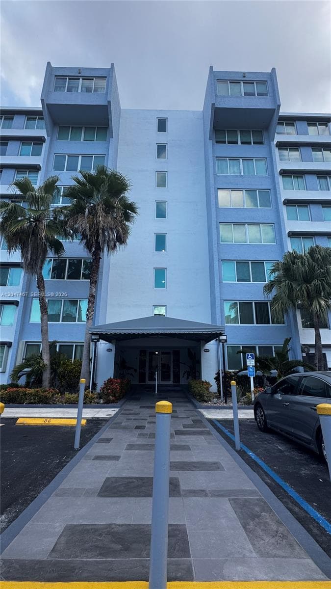 Condominium at 9125 SW 77th Ave # 501, Miami FL 33156