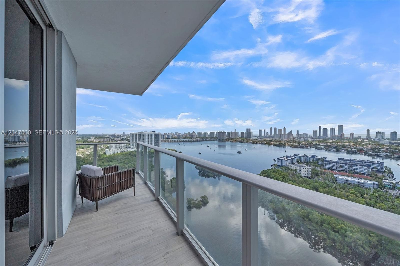 Condominium at 16385 Biscayne Blvd # 2707, North Miami Beach FL 33160