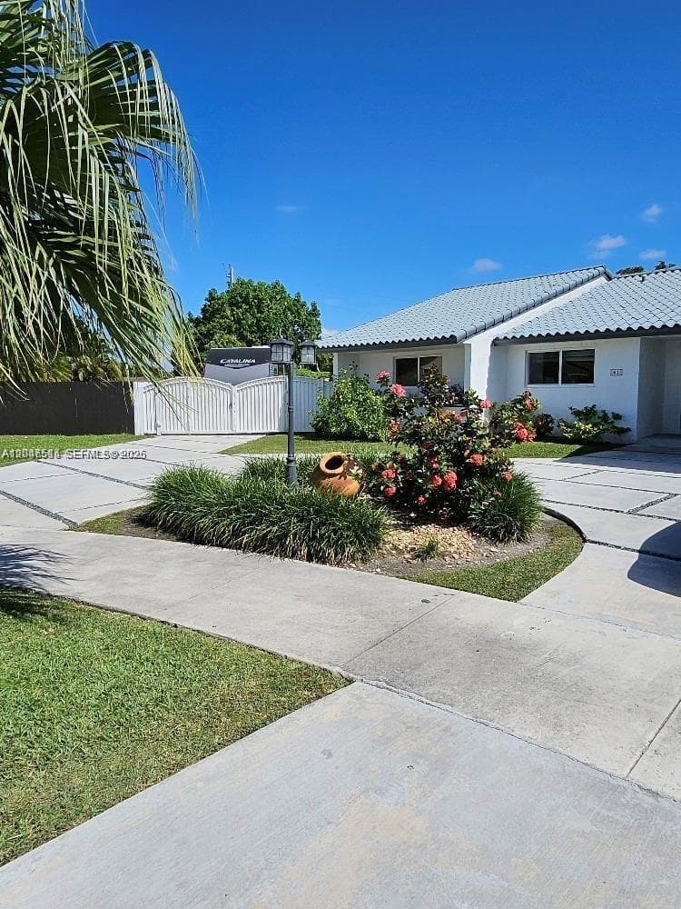 Single Family Residence at 61 NW 132nd Pl # 0, Miami FL 33182
