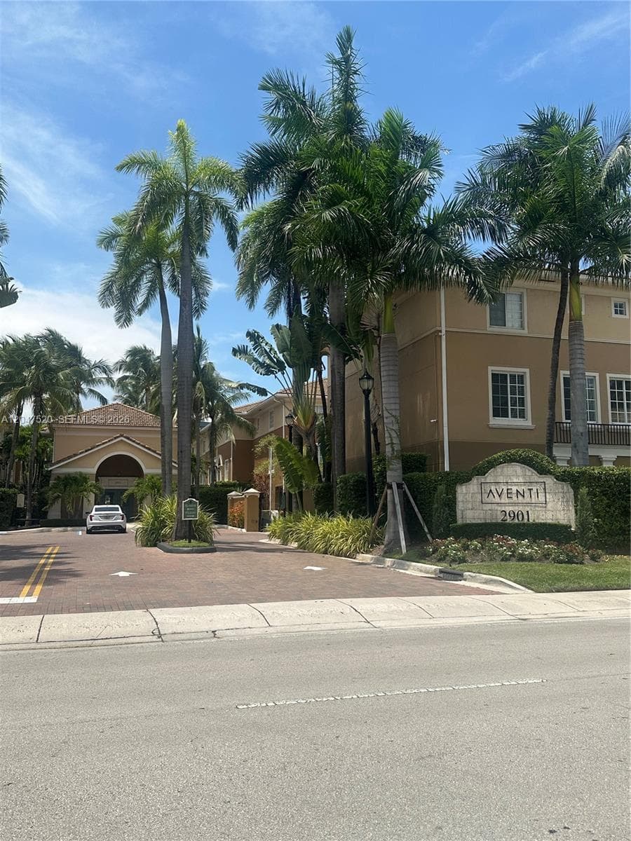 Condominium at 2961 NE 185th St # 1618, Aventura FL 33180