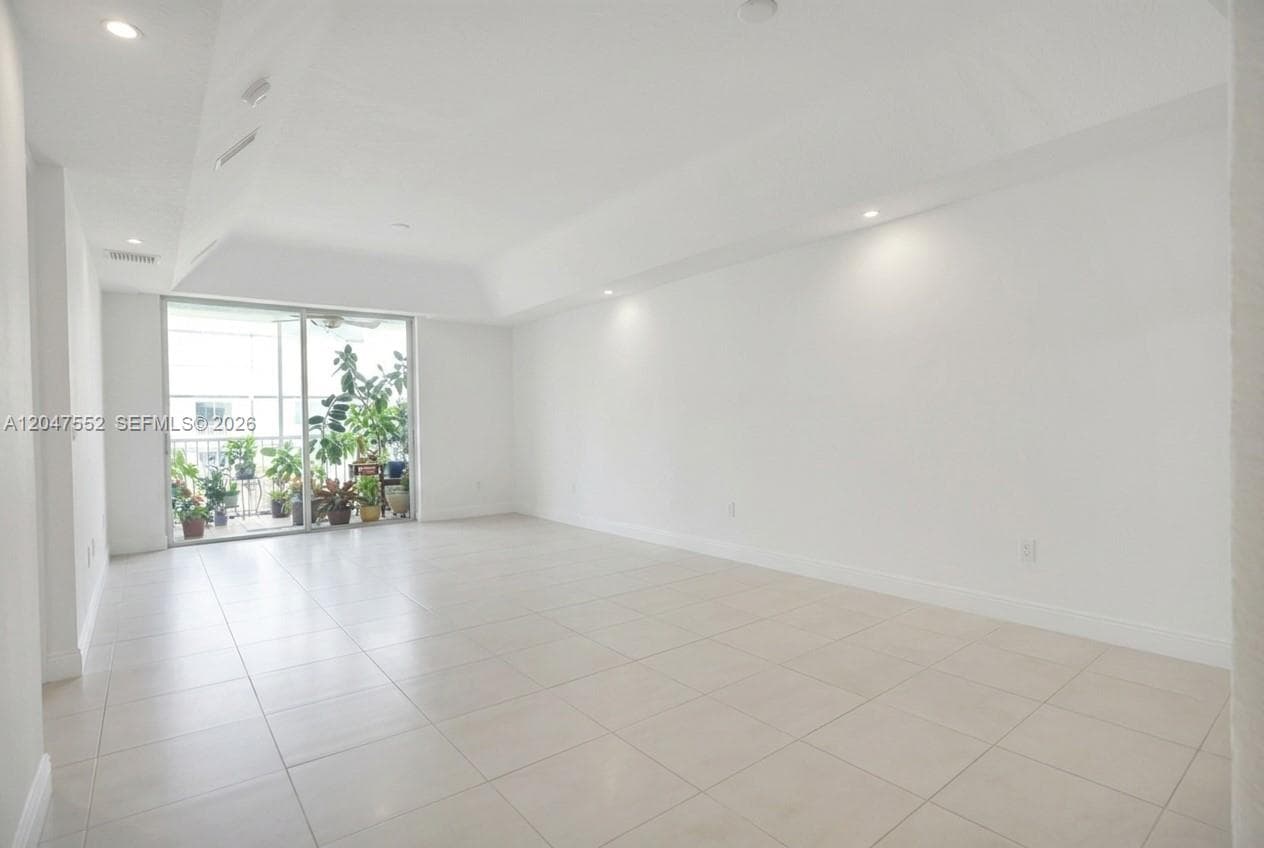 Condominium at 10720 NW 66th St # 205, Doral FL 33178