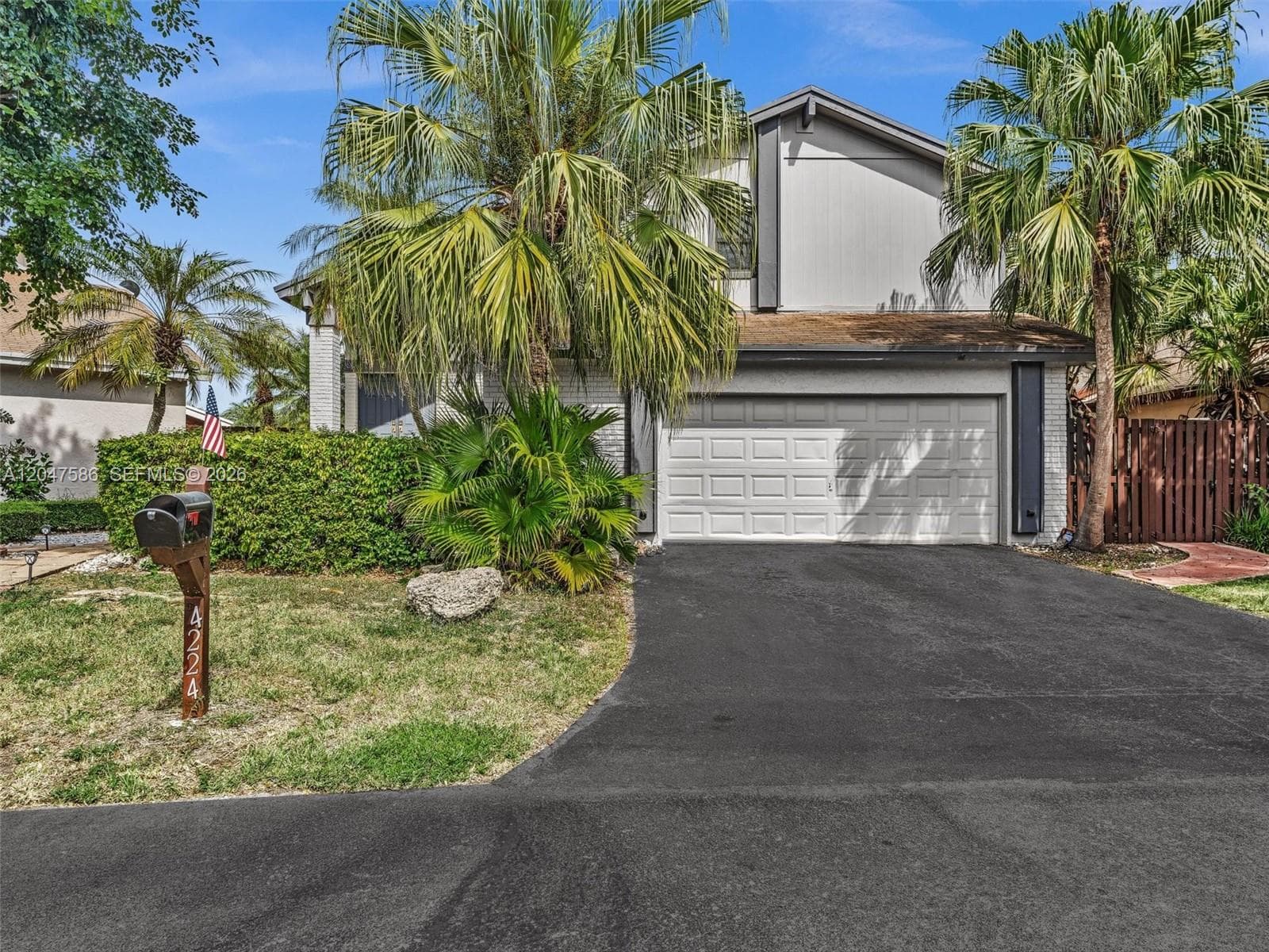Single Family Residence at 4224 SW 148th Pl, Miami FL 33185