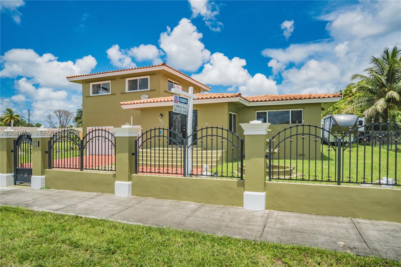 Single Family Residence at 17135 NW 19th Ave, Miami Gardens FL 33056
