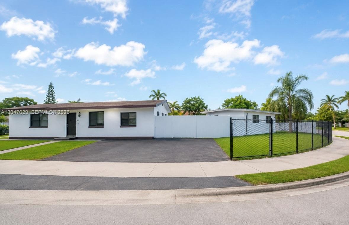 Single Family Residence at 10955 SW 223rd St, Miami FL 33170