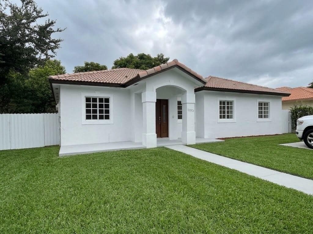 Single Family Residence at 16307 NW 91st Avenue, Miami Lakes FL 33018