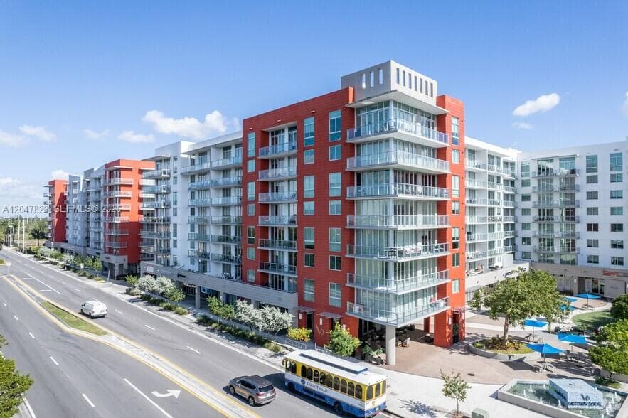 Condominium at 7661 NW 107th Ave # 314, Doral FL 33178