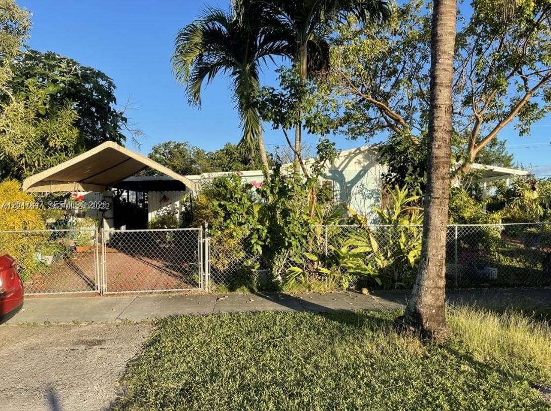 Single Family Residence at 30211 SW 148th Pl, Homestead FL 33033
