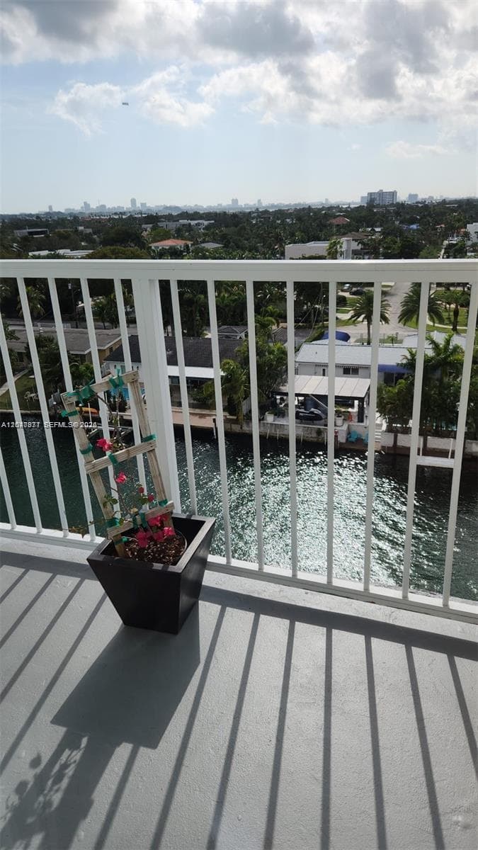 Condominium at 2000 NE 135th St # 806, North Miami FL 33181
