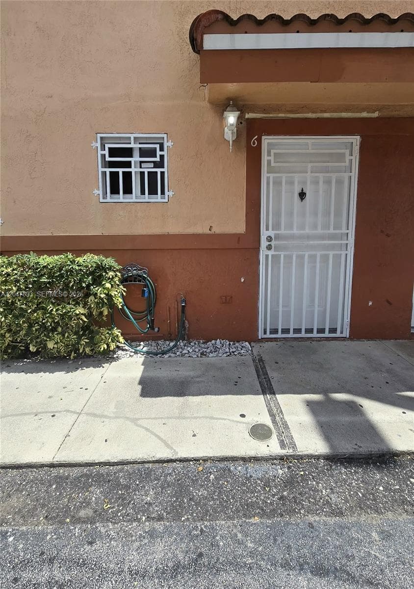 Townhouse at 8075 NW 8th St # 6, Miami FL 33126