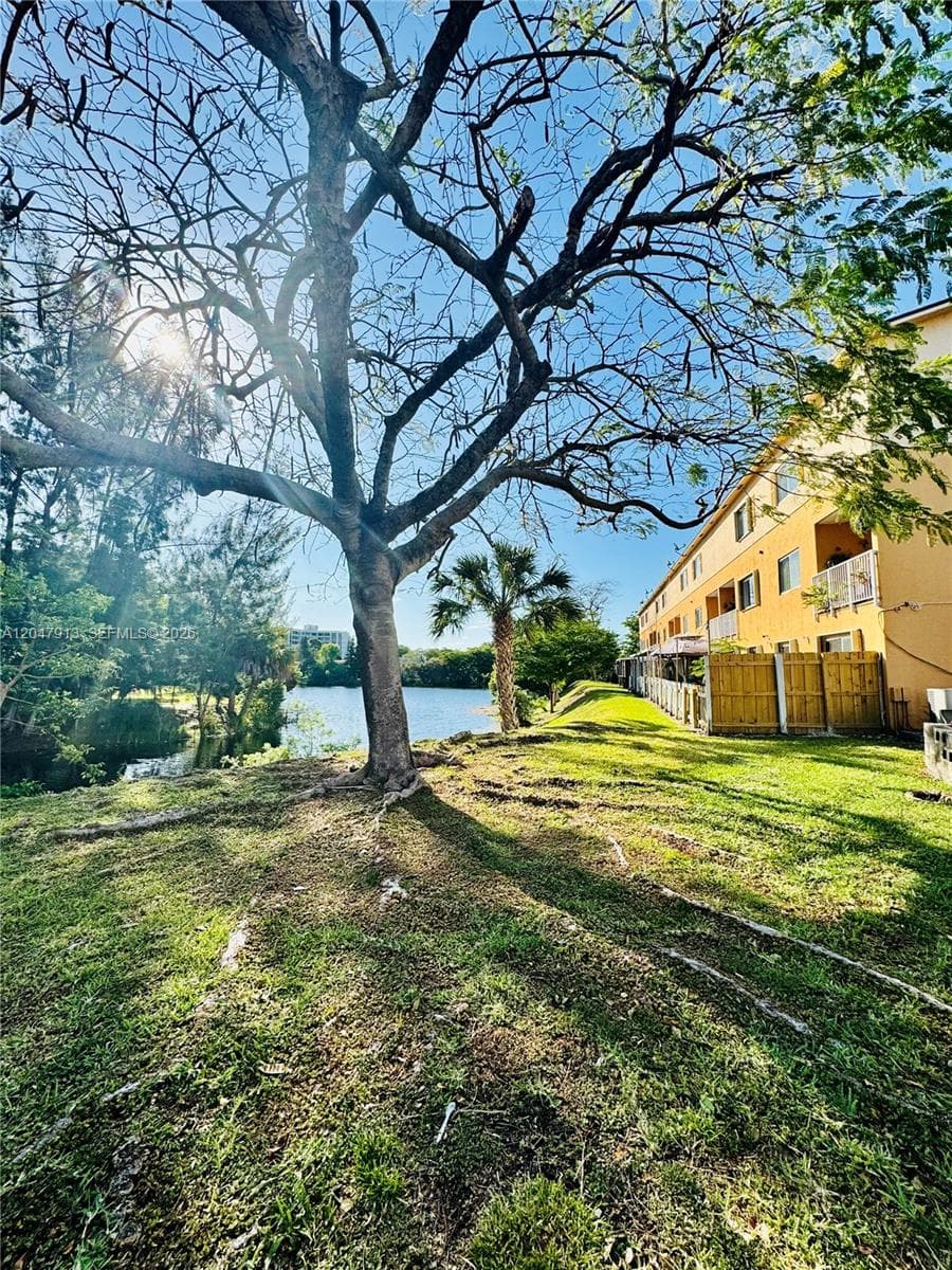 Condominium at 6245 Kendale Lakes Cir # 208, Miami FL 33183