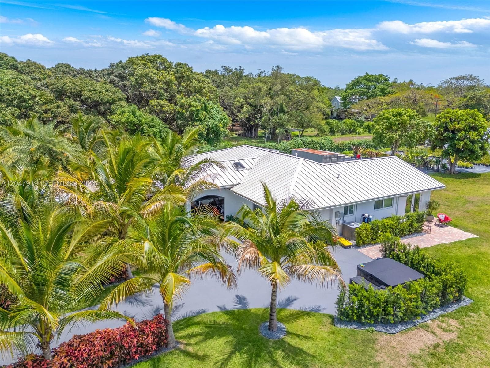 Single Family Residence at 13770 SW 192nd St, Miami FL 33177