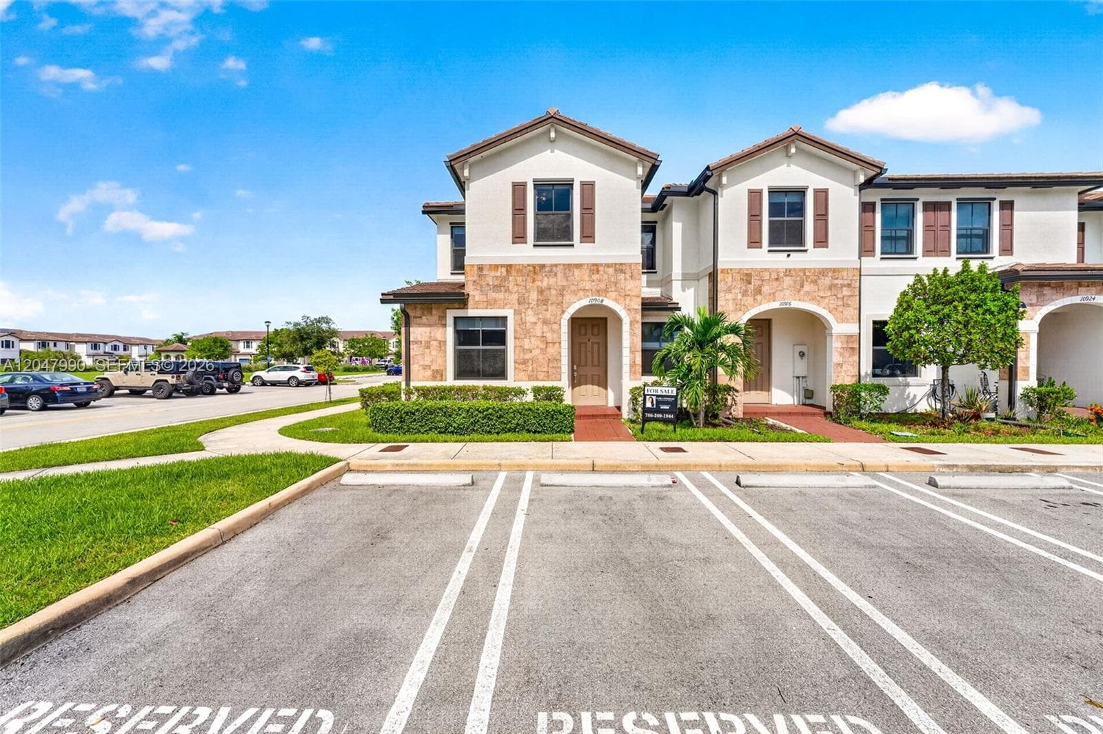 Townhouse at 10908 W 32nd Ln, Hialeah FL 33018