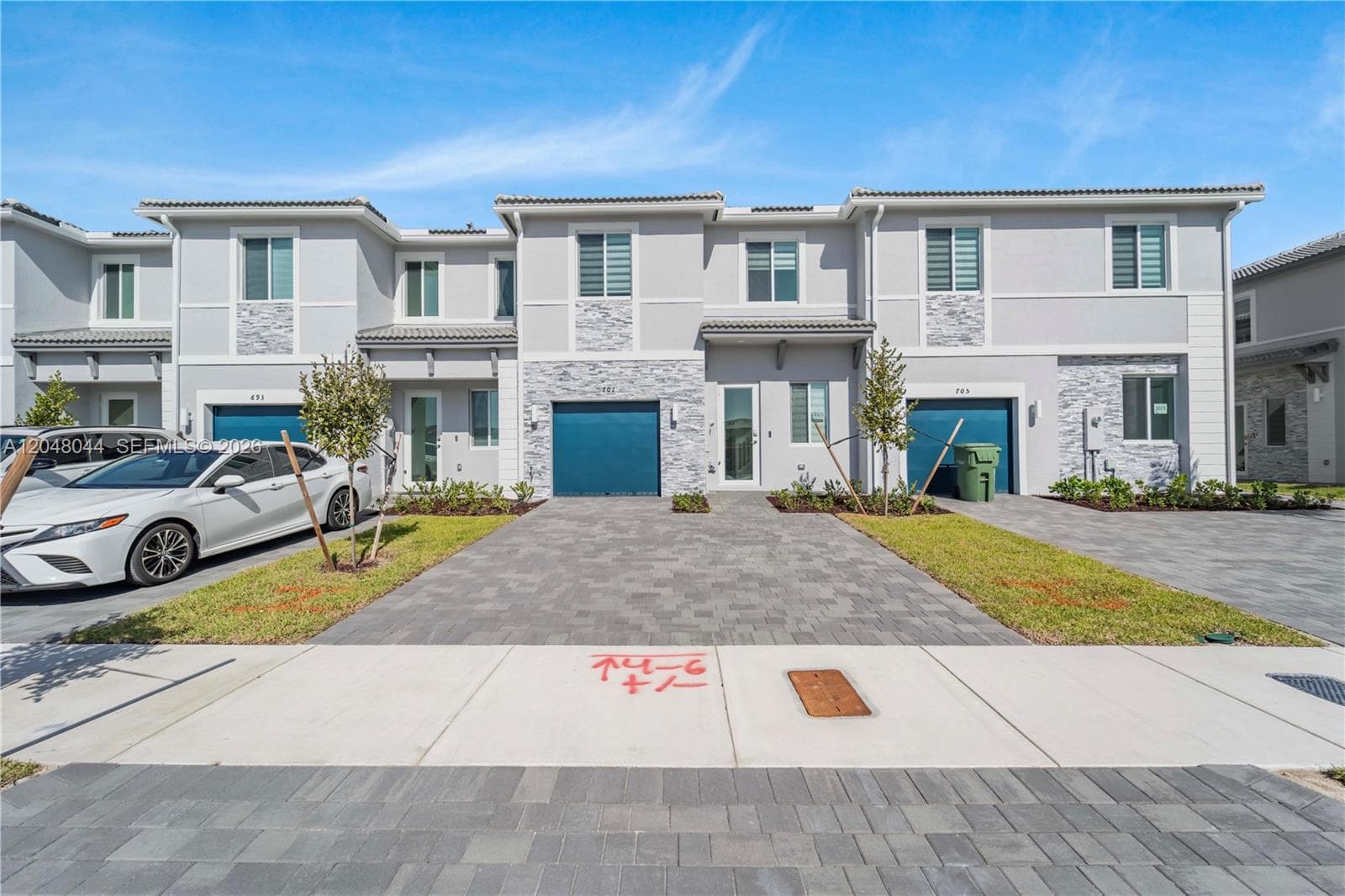 Townhouse at 701 SE 13th St Cir, Homestead FL 33034