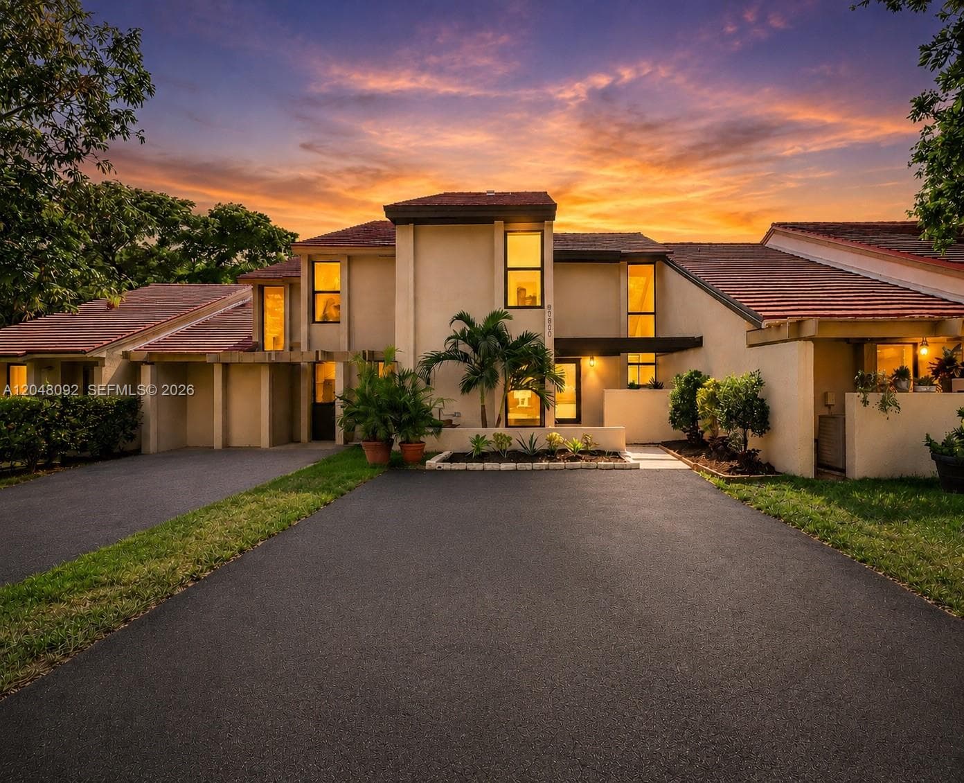 Townhouse at 11621 SW 90th St, Miami FL 33176