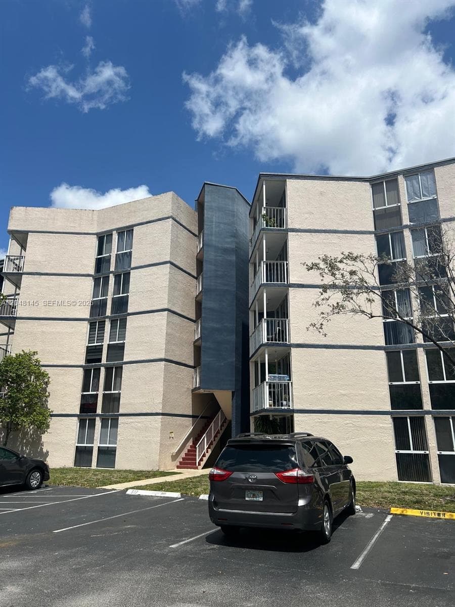 Condominium at 6955 NW 186th St # F505, Hialeah FL 33015