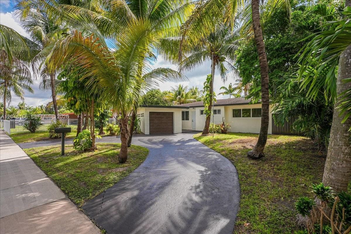 Single Family Residence at 19531 NW 1st Pl, Miami Gardens FL 33169