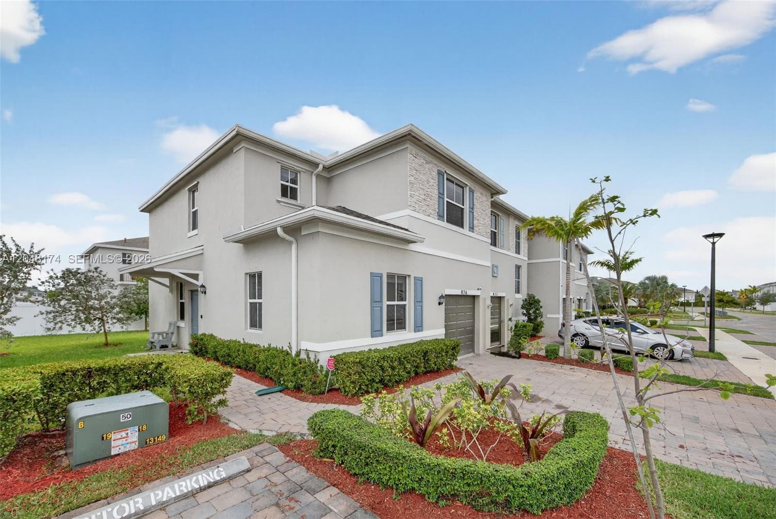 Townhouse at 826 SE 17th St, Homestead FL 33034