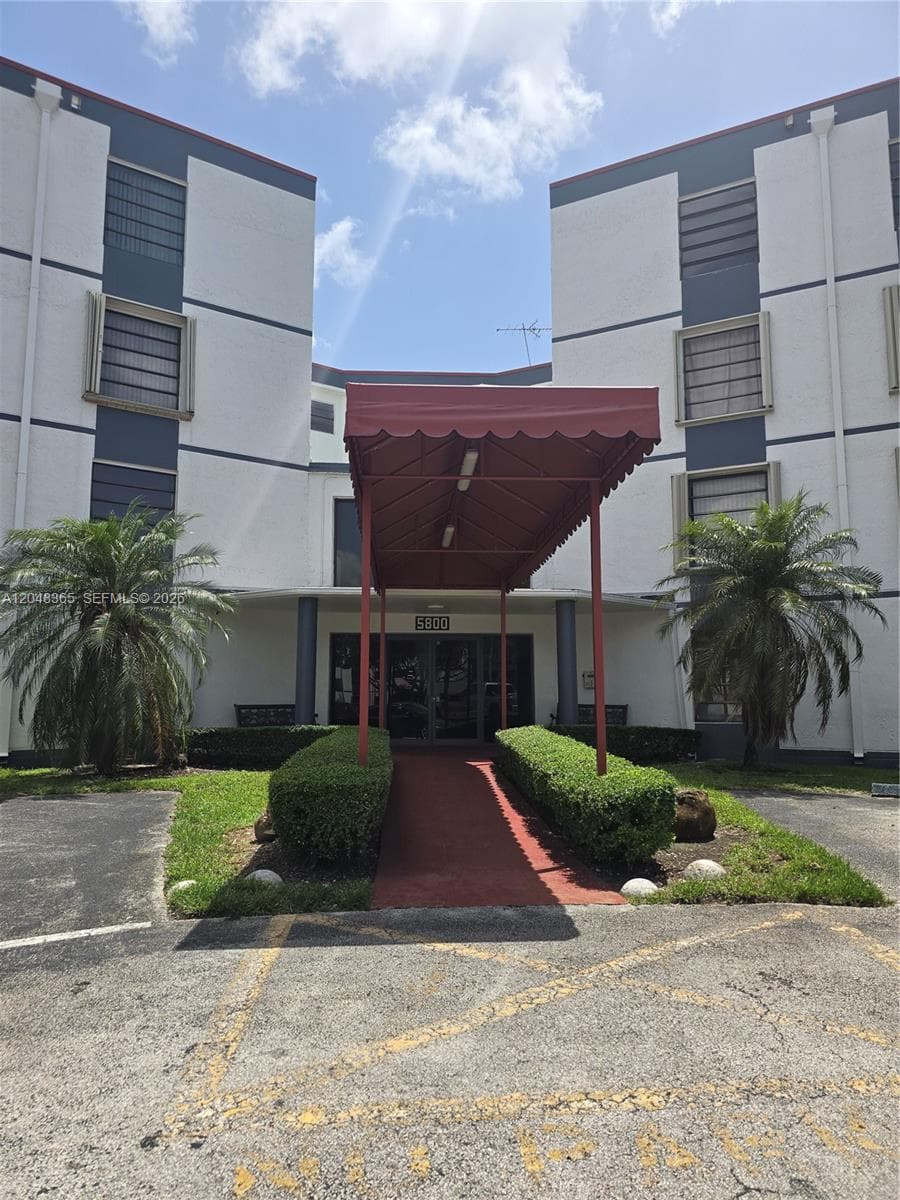Condominium at 5800 SW 127th Ave # 2310, Miami FL 33183