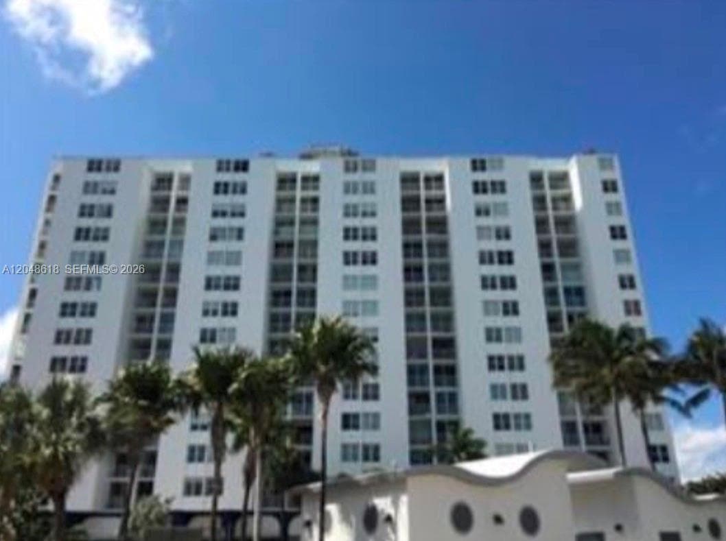 Condominium at Miami Beach, FL, 33141
