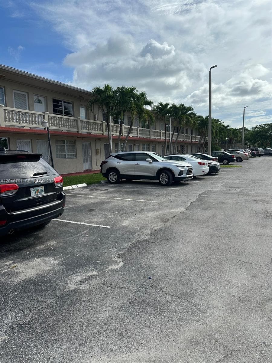 Condominium at 20320 NE 2nd Ave # 27, Miami Gardens FL 33179