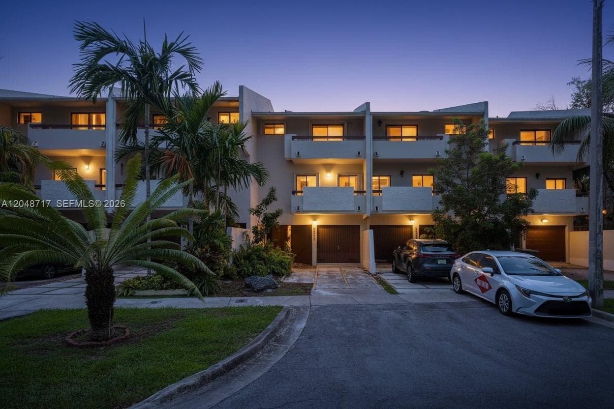 Townhouse at 2525 NE 135th St, North Miami FL 33181