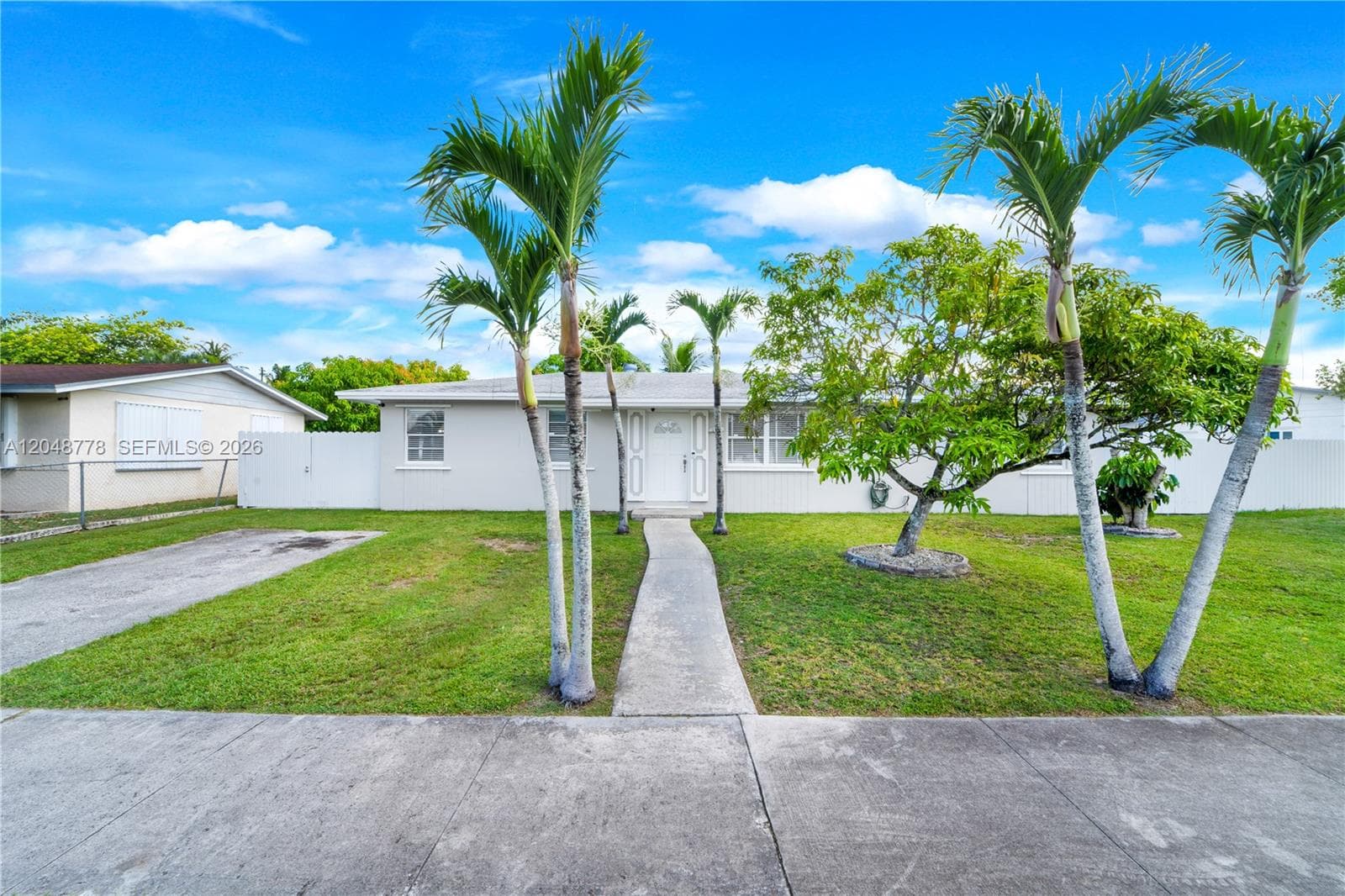 Single Family Residence at 1759 W Mowry Ct, Homestead FL 33030
