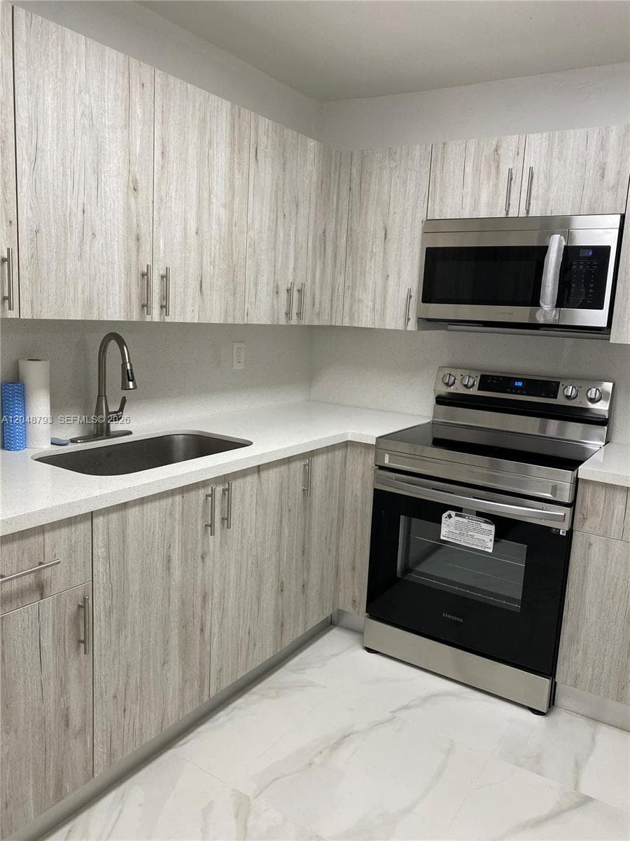 Condominium at 6190 W 19th Ave # 206, Hialeah FL 33012