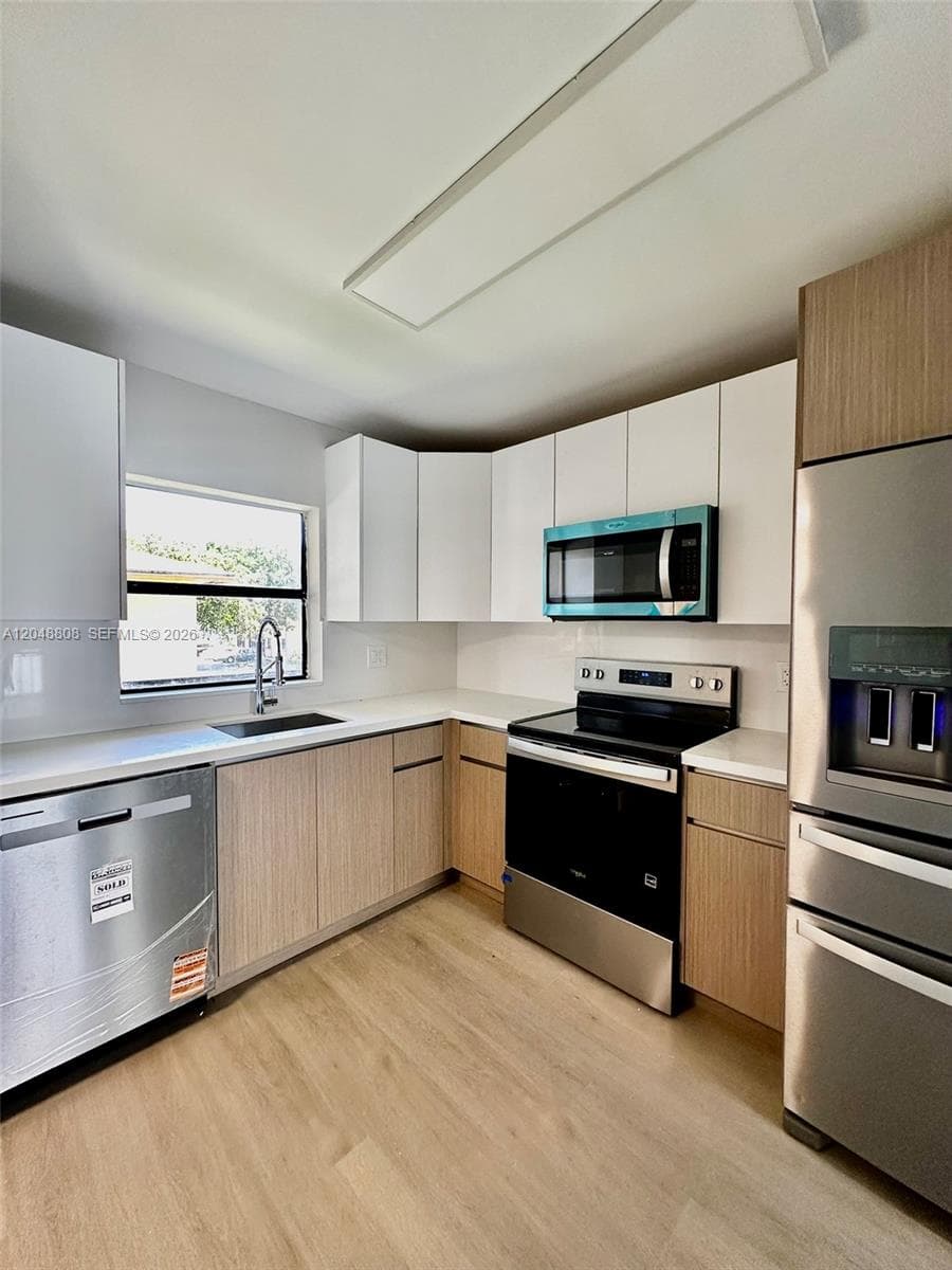 Condominium at 2540 W 67th Pl # 28, Hialeah FL 33016