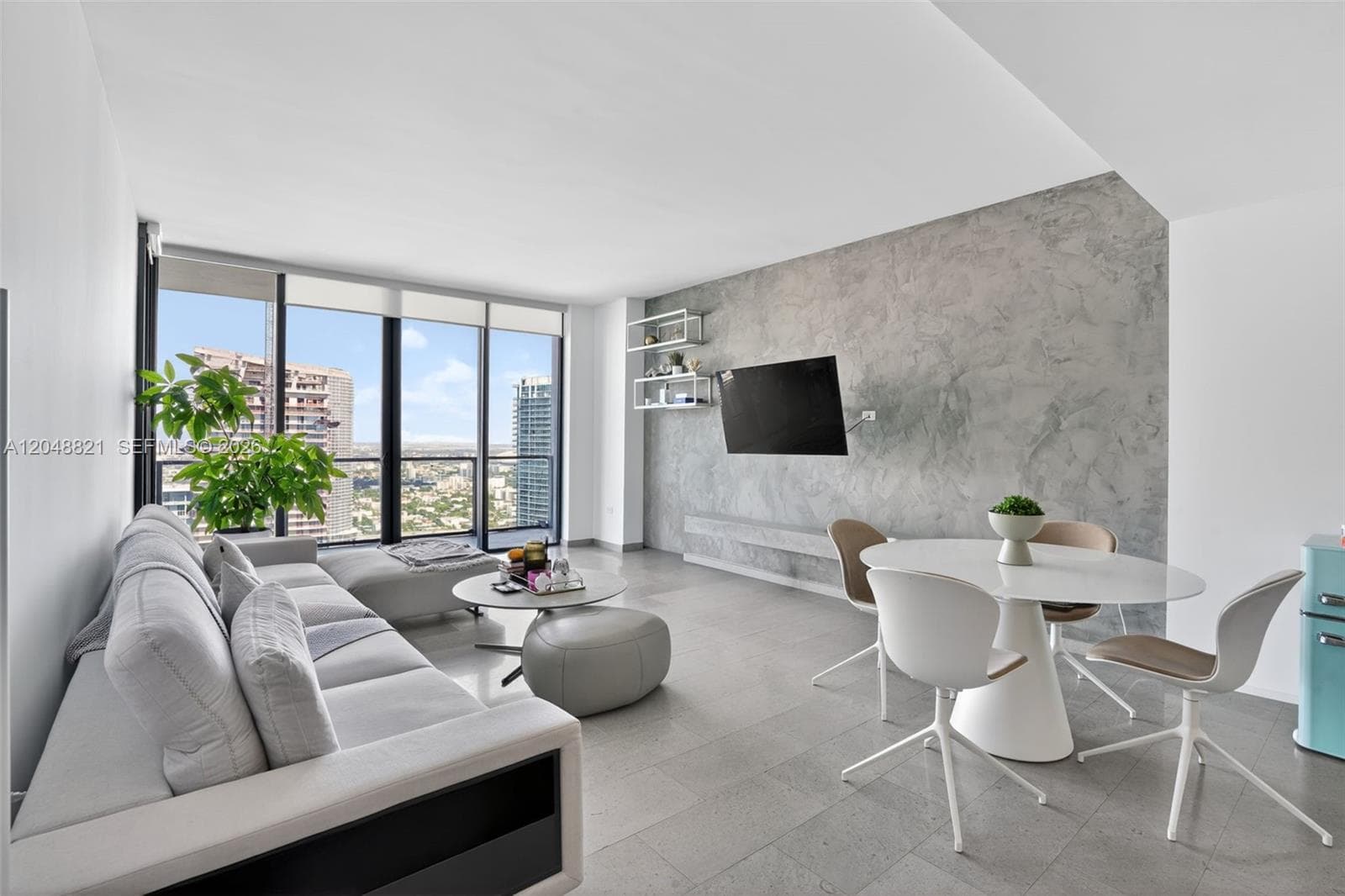 Condominium at 68 SE 6th St # 3710, Miami FL 33131