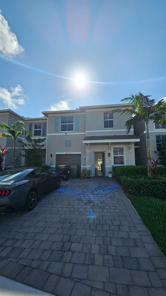 Single Family Residence at 1677 SE 8th Ave, Homestead FL 33034