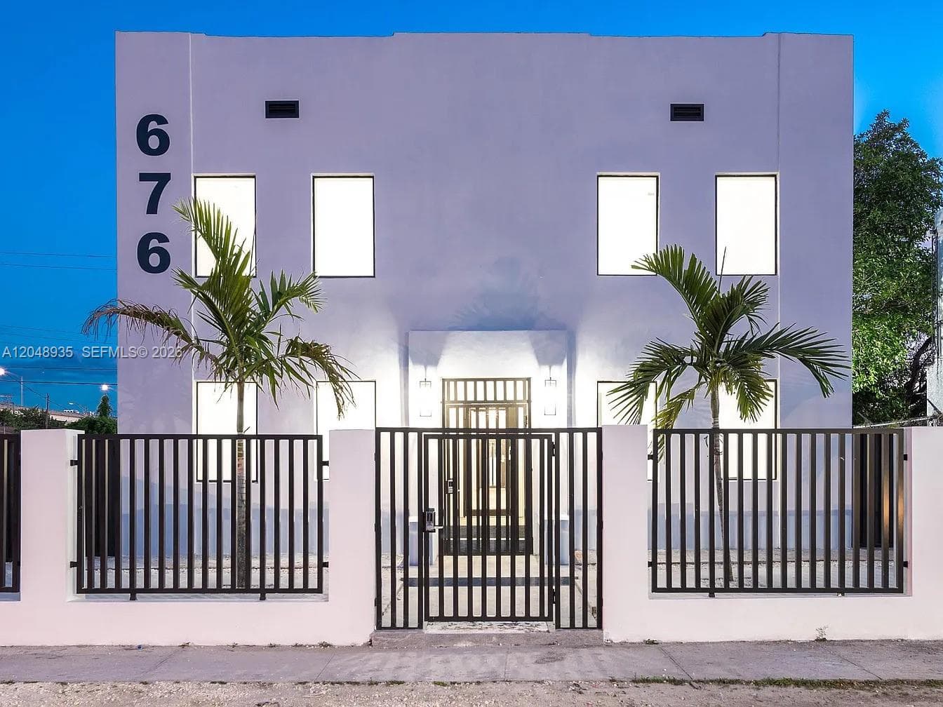 Apartment at 676 NW 47th St # 8, Miami FL 33127