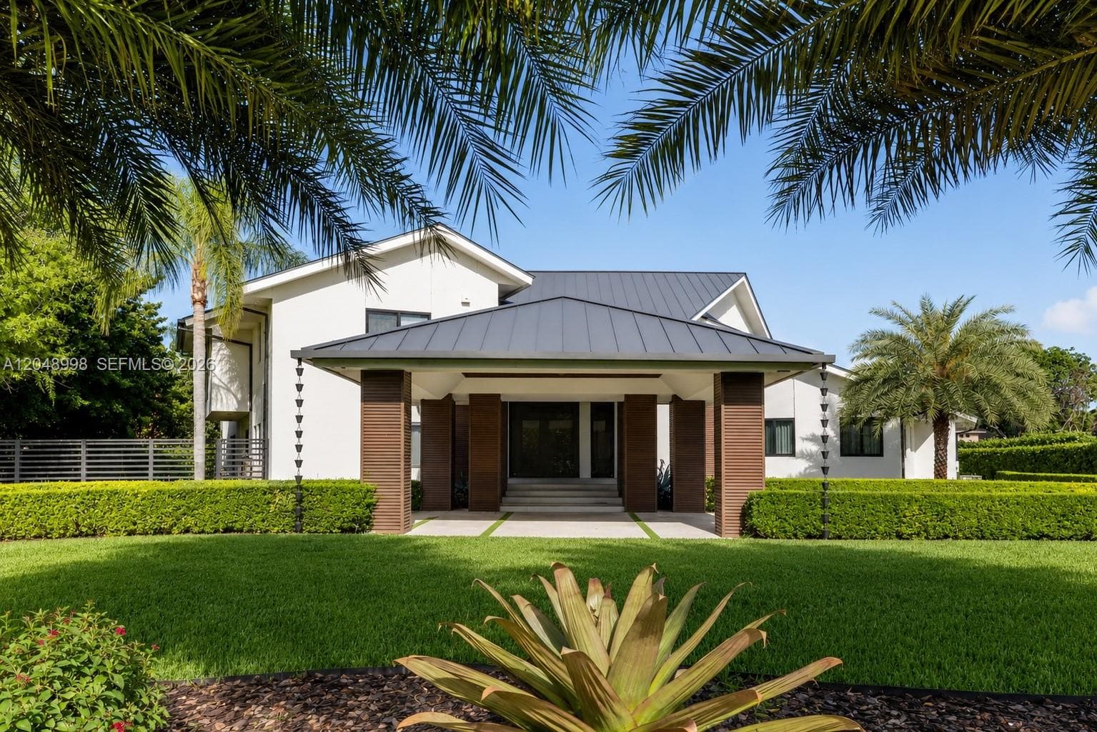 Single Family Residence at 10506 SW 89 Place, Miami FL 33176