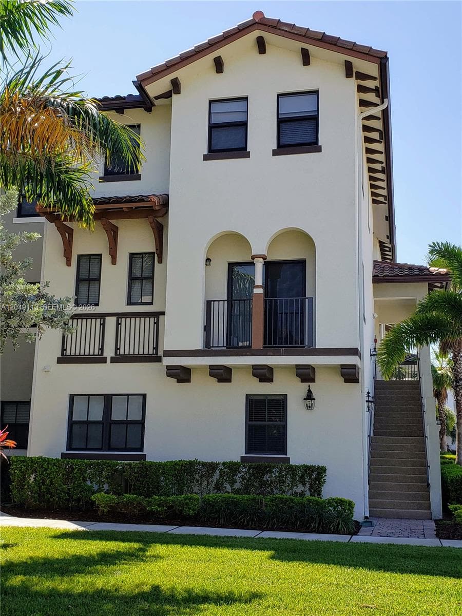 Condominium at 10620 NW 88th St # 223, Doral FL 33178