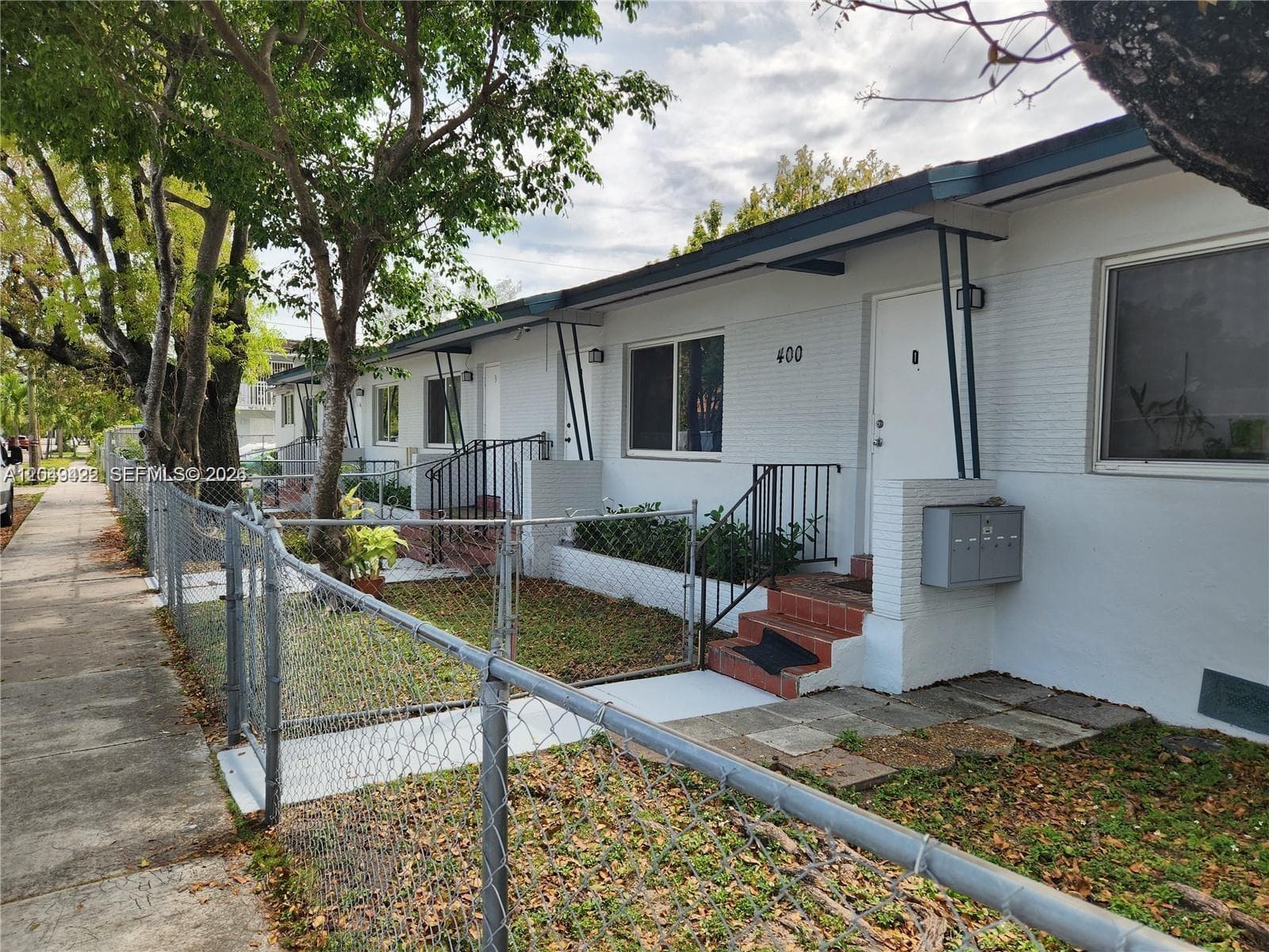 Efficiency at 400 SW 21st Ave # 3, Miami FL 33135