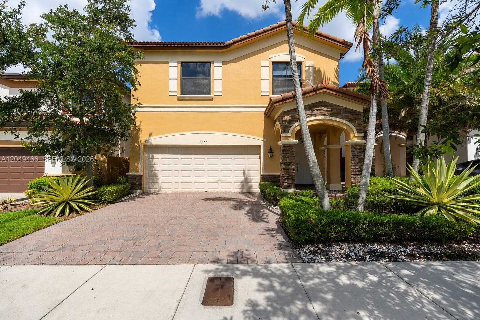 Single Family Residence at 8850 NW 99th Path, Doral FL 33178