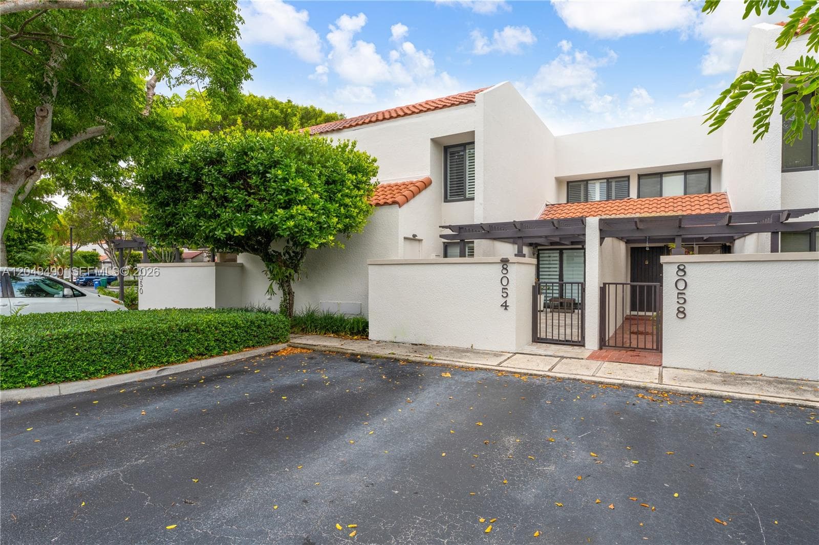 Townhouse at 8054 SW 86th Ter, Miami FL 33143
