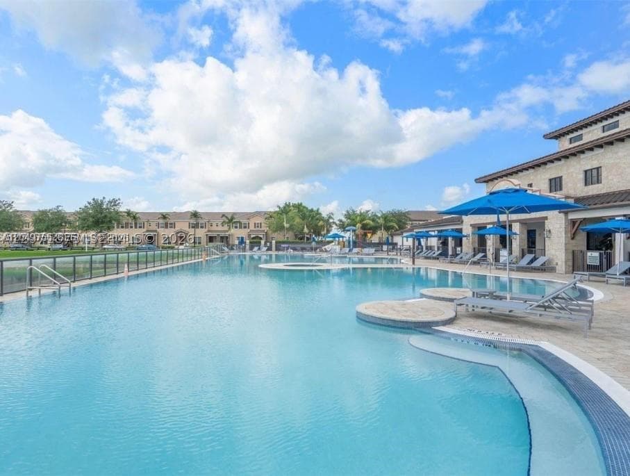 Townhouse at 17001 SW 96th St, Miami FL 33196