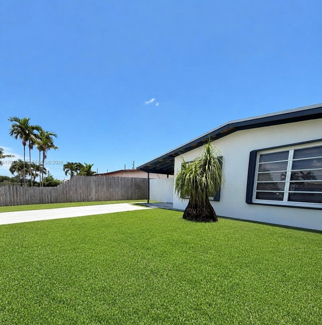 Single Family Residence at 10730 SW 52nd Ter, Miami FL 33165