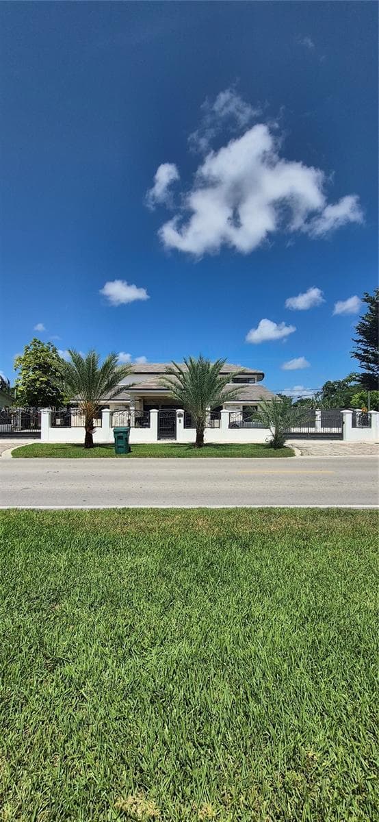 Single Family Residence at 3711 SW 122nd Ave, Miami FL 33175