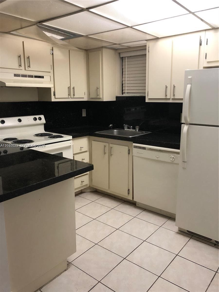 Condominium at 8290 Lake Dr # 349, Doral FL 33166