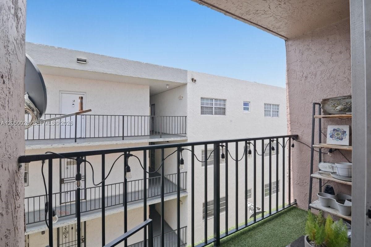 Condominium at 6175 W 20th Ave # 311, Hialeah FL 33012