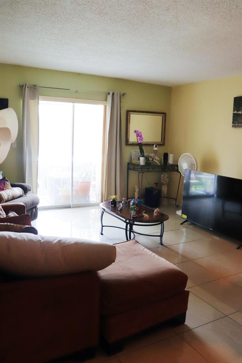 Condominium at 20500 NW 7th Avenue # 8, Miami Gardens FL 33169