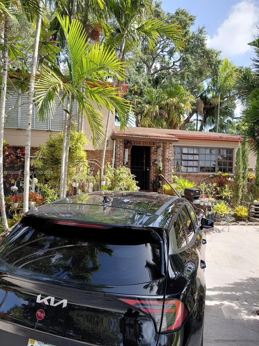Single Family Residence at 190 NE 121st Ter, North Miami FL 33161