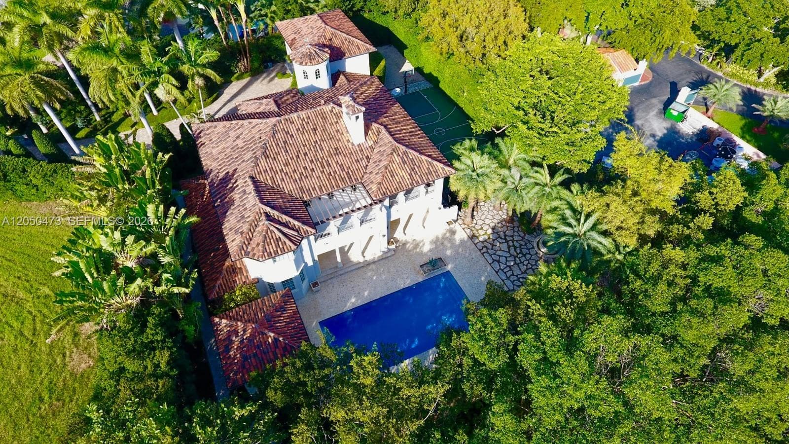 Single Family Residence at 277 Marinero Ct, Coral Gables FL 33143