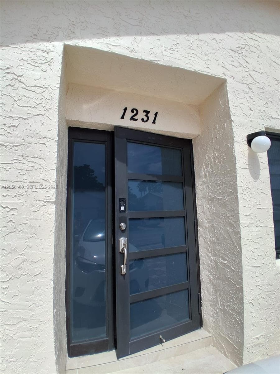 Efficiency at 1231 SW 136th Pl # A, Miami FL 33184