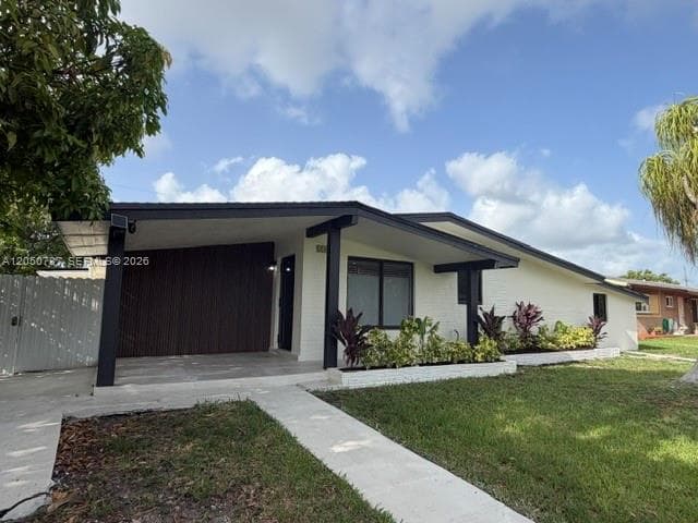 Single Family Residence at 11952 SW 176th Ter, Miami FL 33177