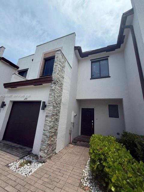 Townhouse at 270 NE 208 terrace, Miami FL 33179
