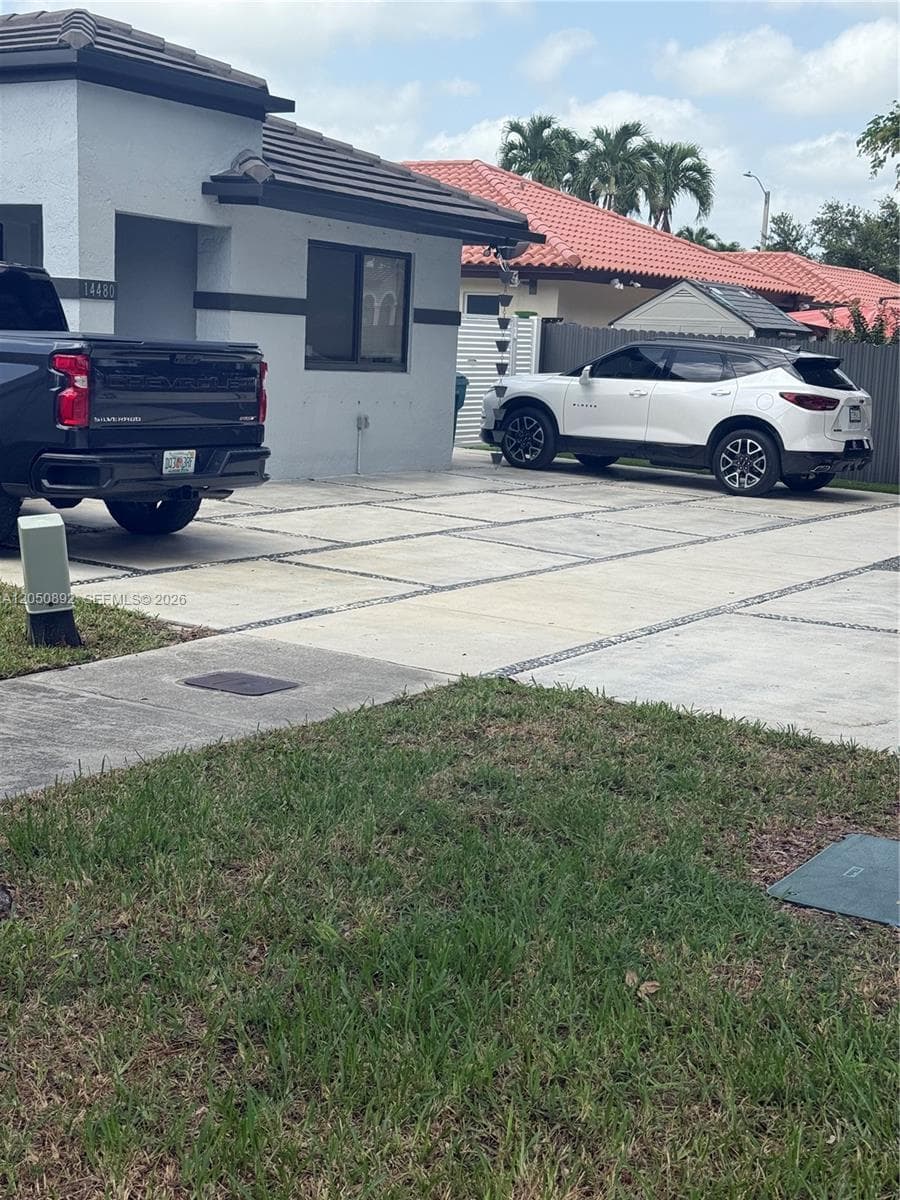 Single Family Residence at 14480 SW 112th St, Miami FL 33186