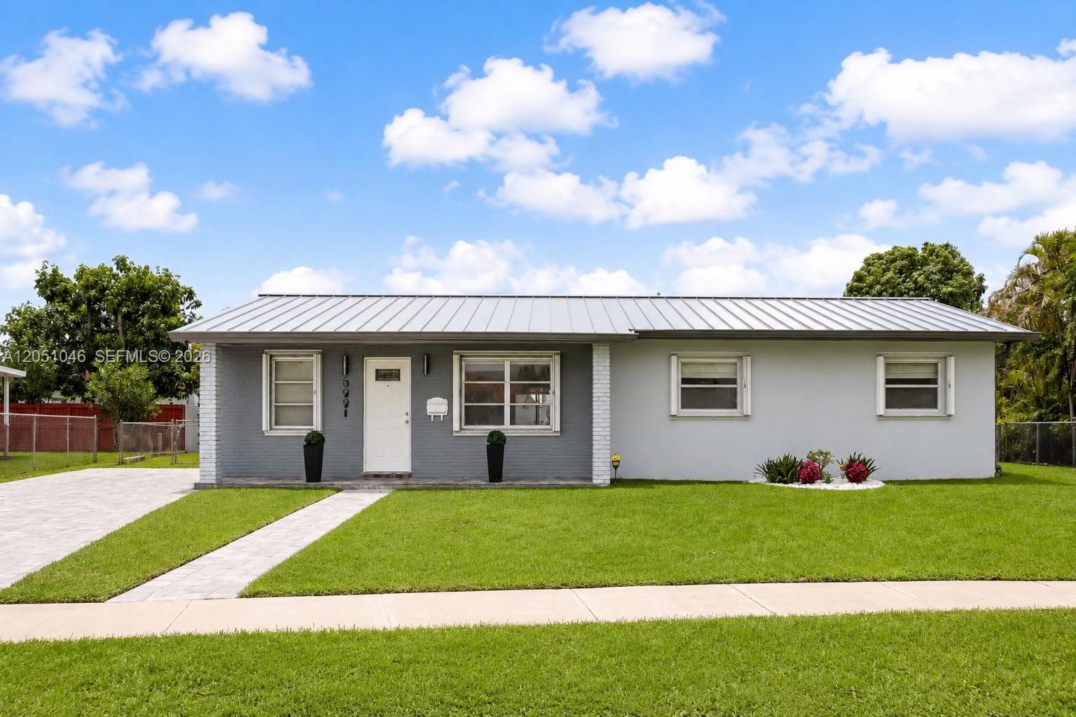 Single Family Residence at 5221 SW 127th Pl, Miami FL 33175