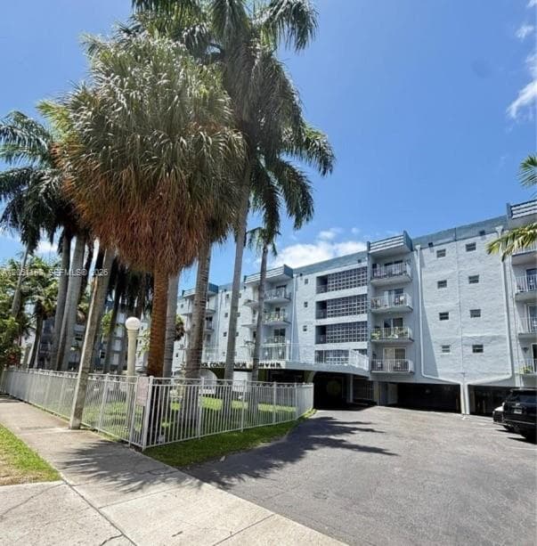 Condominium at 1655 W 44th Pl # 304, Hialeah FL 33012